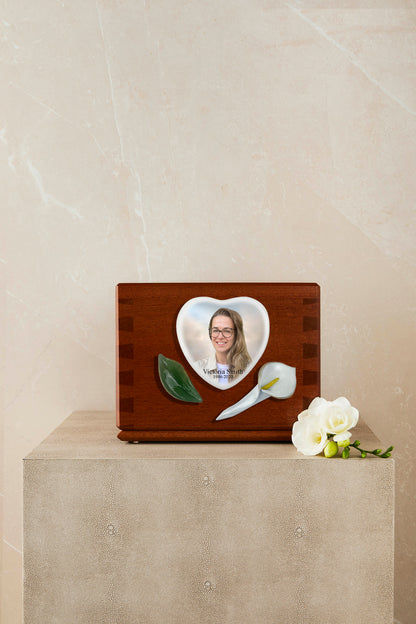 Calla & Leaf Wooden Cremation Urn